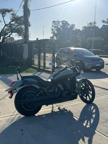 Kawasaki Vulcan 900 Custom - Image 3